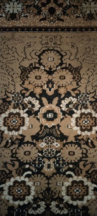 Продам ковёр 230*330 см