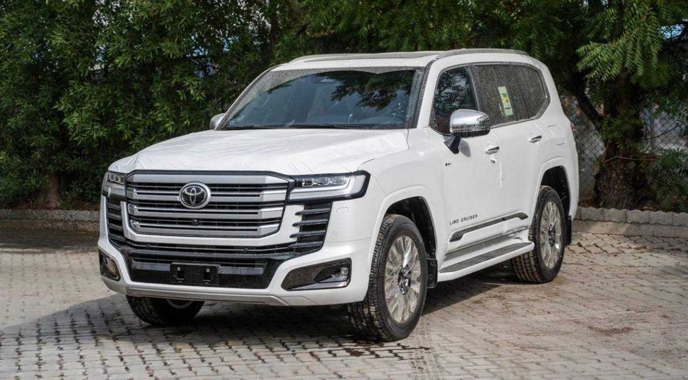 Toyota Land Cruiser 300 VXR HEV