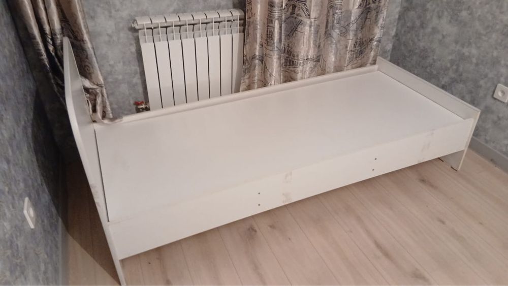 Былый кравать бу