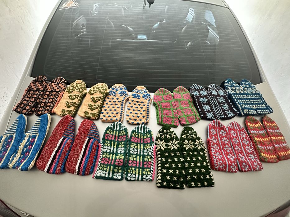 Мъжки и дамски вълнени терлици по 10 лв/бр