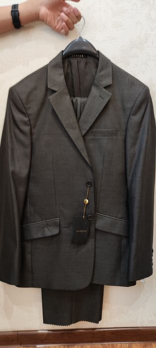 Продам мужской костюм