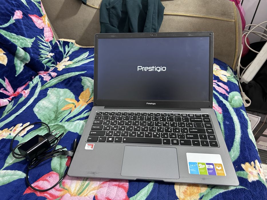 Продам ноутбук можель prestigio СРОЧНО