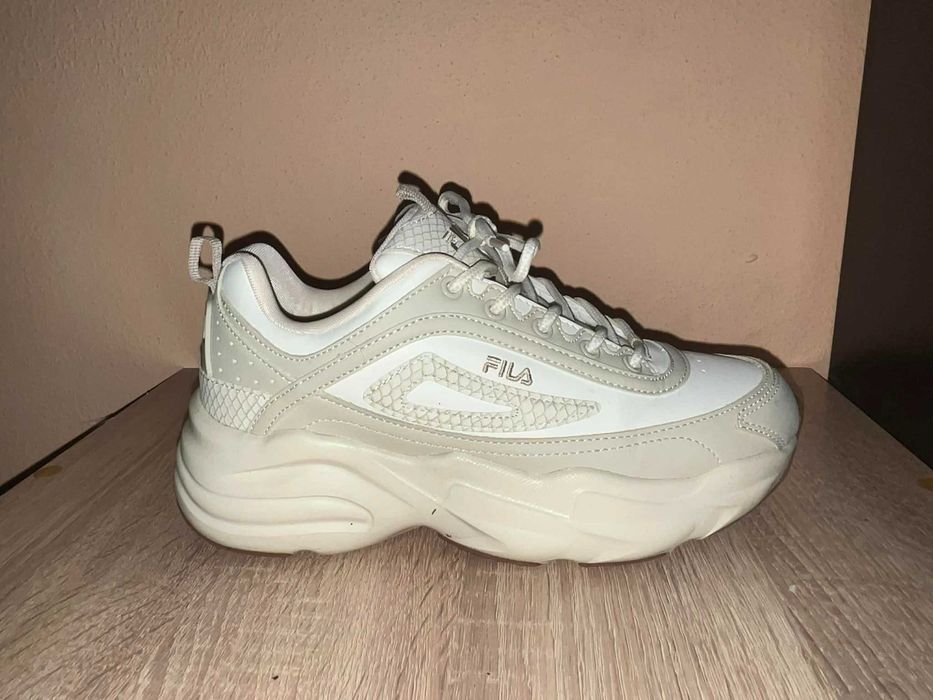 Дамски маратонки Fila, 39 номер