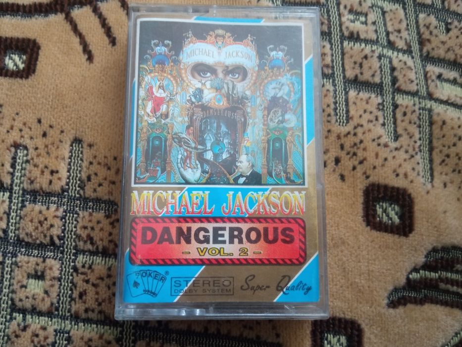 Vând caseta  audio cu Michael Jackson Dangerous vol 2  impecabila