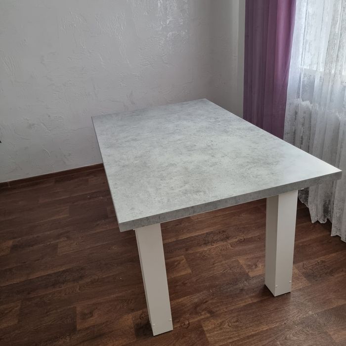 Стол.продам срочно.