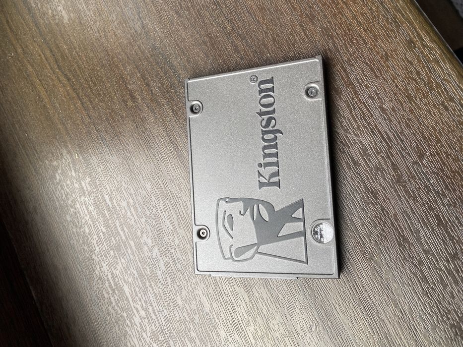 Новая SSD Kingston 240гб