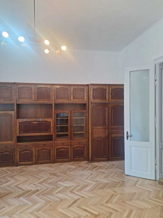 Închiriez casă/vila in Gruia ,zona 7 strazi