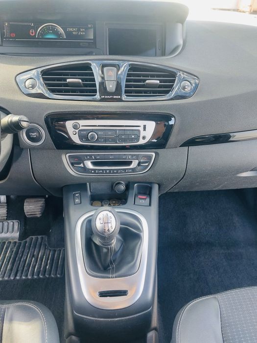 Renault Megane Scenic 7 locuri