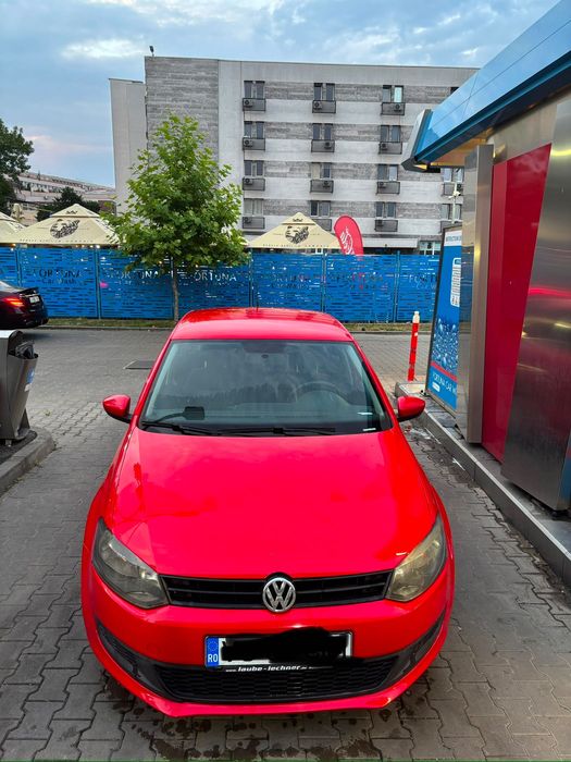 VOLKSWAGEN Polo