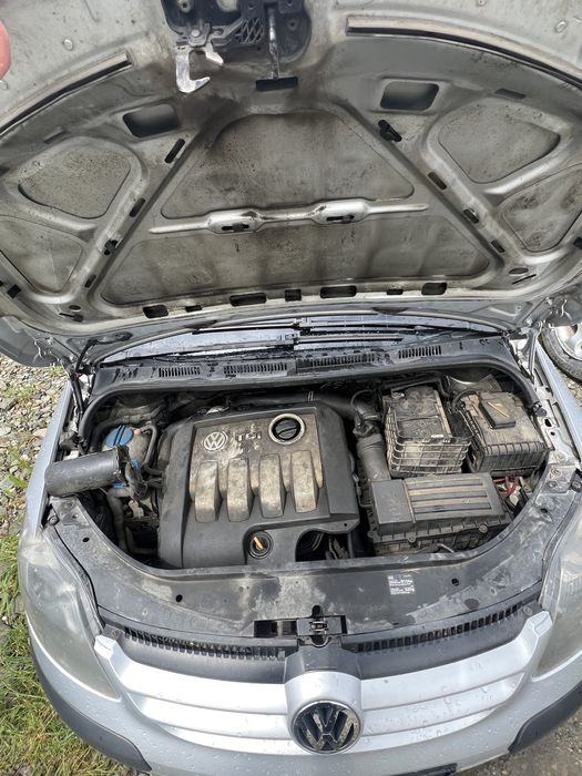 Golf 5 plus accidentat
