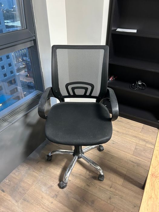 Продам офисные компьтерные кресла