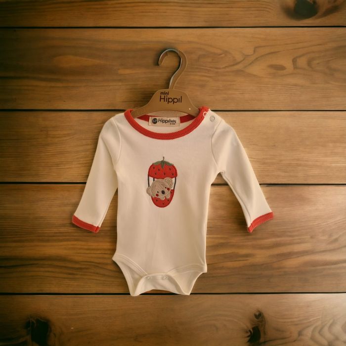 Costum bebe capsunica