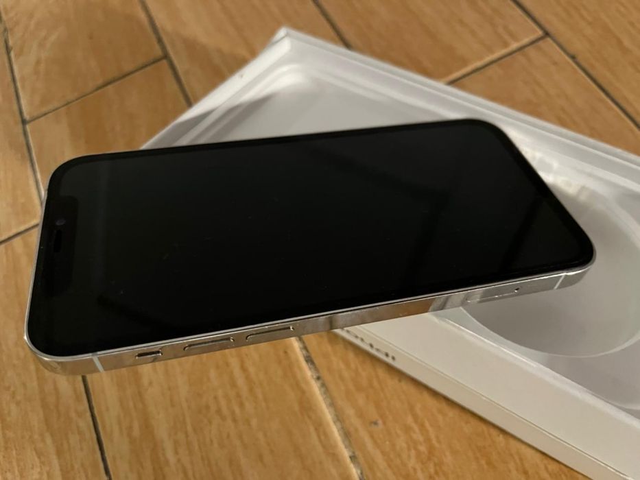 IPhone 12 Pro в хорошем качестве