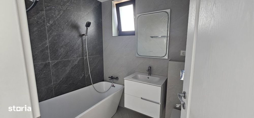 Casa 4 camere,panouri fotovoltaice,200 m de blv.