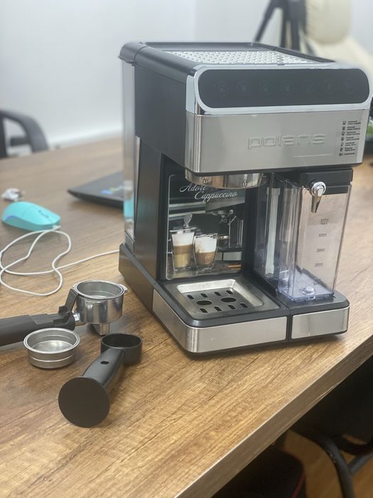 Кофемашина Polaris с капучинатором