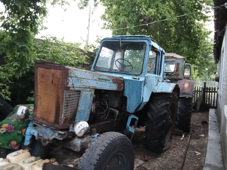 Трактор МТЗ 80 на ходу