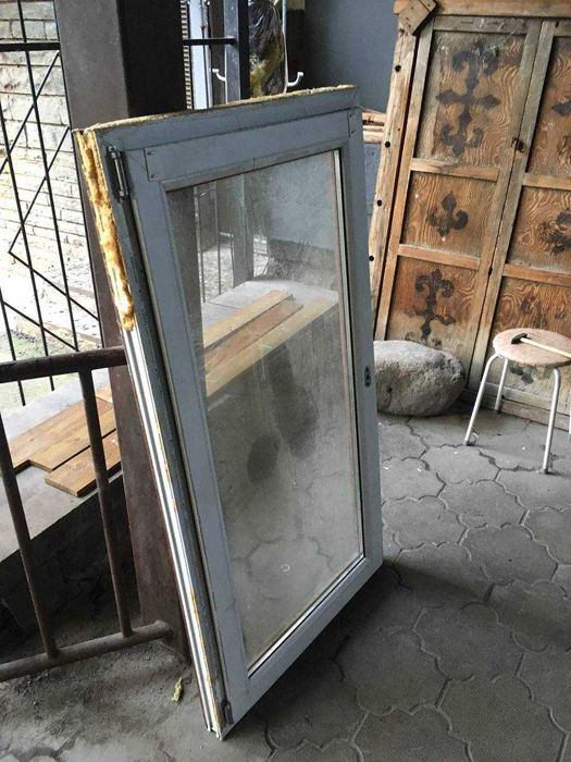 Пластиковое окно б/у. Рама 78 на 144см