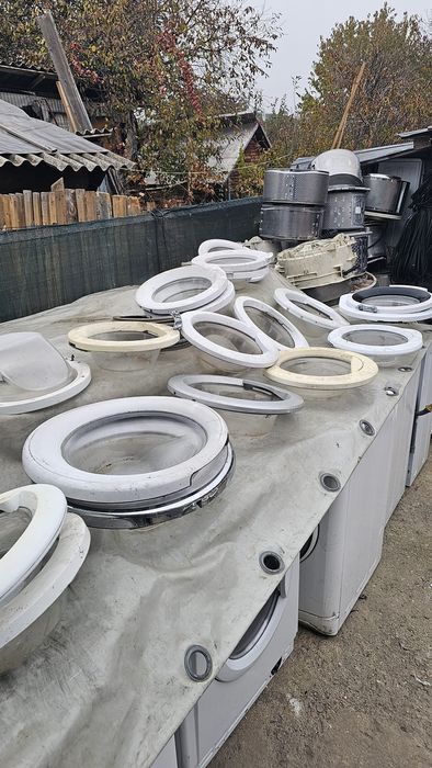 Vând hublou mașina de spălat rufe