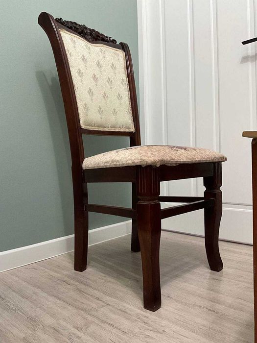 Продам стулья — 8 шт., хорошее состояние