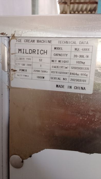 Mildirich muzqaymoq apparati sotiladi  xolati yaxshi. 220kwga ishlaydi