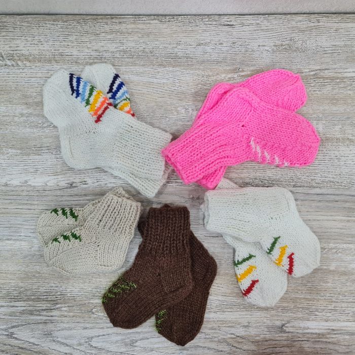 Носки тёплые, шерстяные и вязаные.