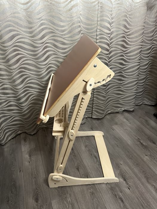 Конторка. Растущая парта. Рабочий стол. Мольберт