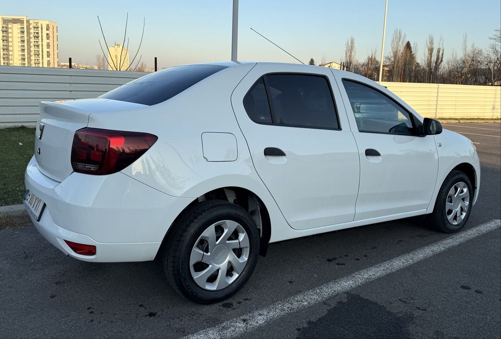 Dacia Logan doar 49.000 km, stare noua