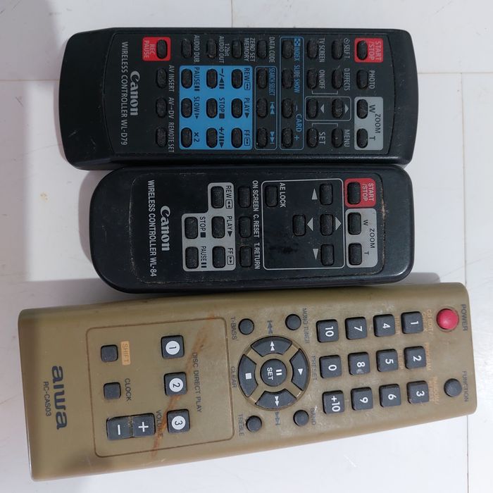 Telecomenzi Canon și Aiwa