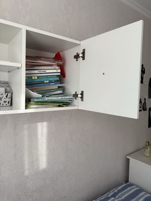 Продам полку для книг