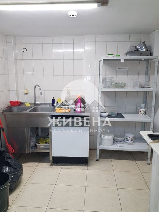 Хотел под наем в кв. Бриз, РЗП 2000 кв.м,