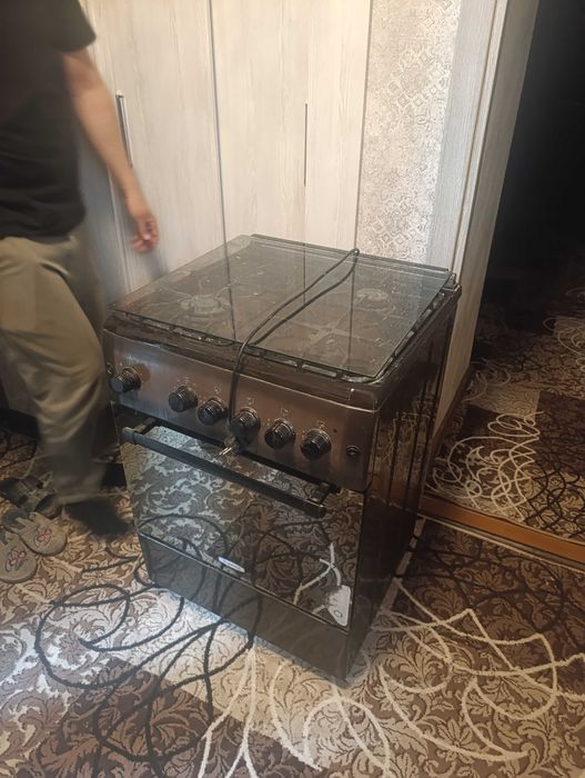 Gaz plita sotiladi ishlatilgan xolati yaxshi