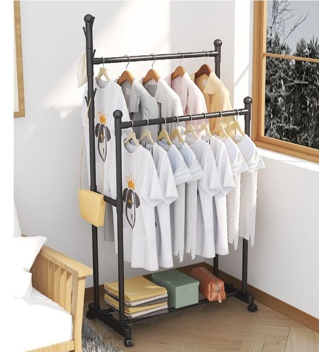 Напольная вешалка на колесиках