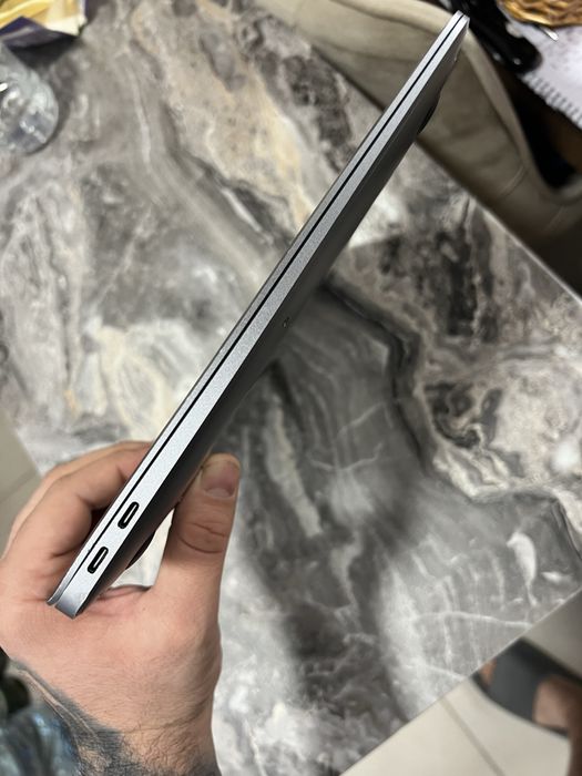 MacBook Air M1 (2020) | 8GB RAM | Добро състояние