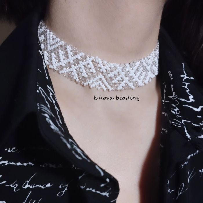 Украшение чокер из бисера