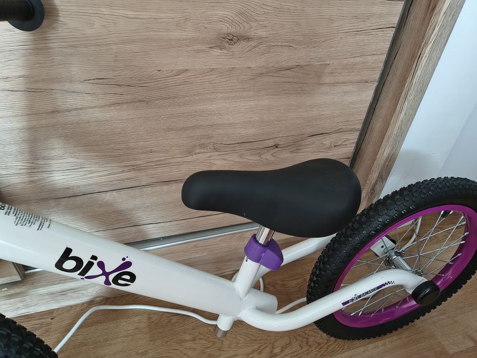 Bicicleta  Bixe fara pedale 5 - 9 ani