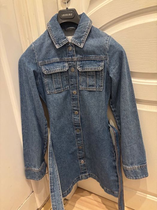 Дънкова рокля Stradivarius