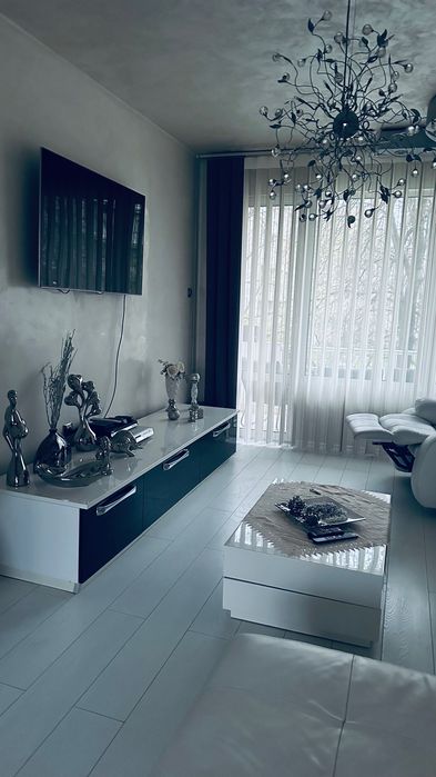 Дава се под наем Тристаен апартамент в Пловдив, Христо Смирненски - 128 кв.м за 816 € - Снимка #9