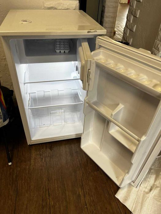 Хладилник на по-малко от 2 години