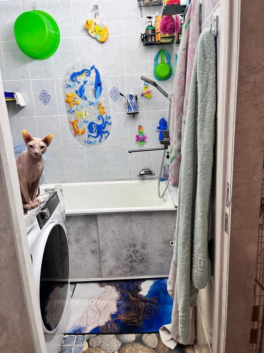 Продам 2 комн кв, 20 мкр, 2/5