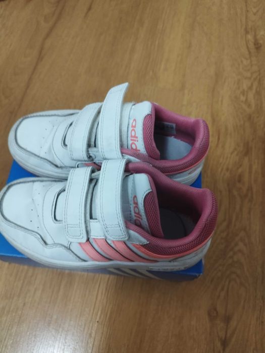 Продавам детски маратонки Адидас, 30номер.