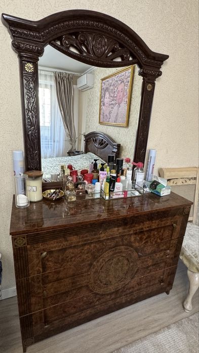 Продам спальный гарнитур