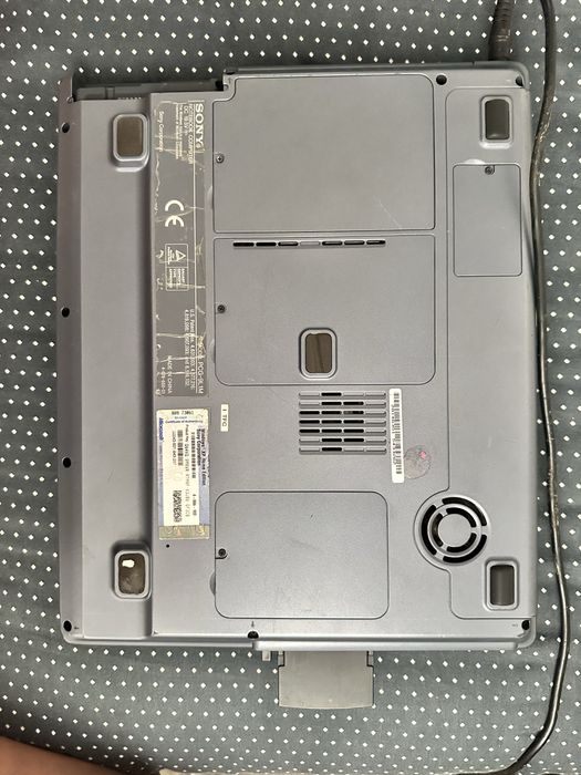 Ретро лаптоп sony vaio pcg 9L1M