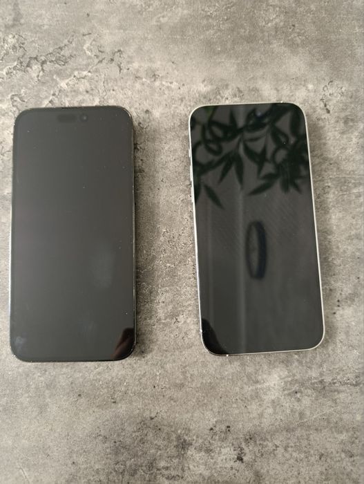 Продам 2 айфона 14 про макс