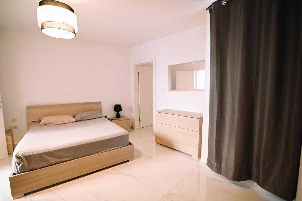 Тристаен апартамент в Смирненски