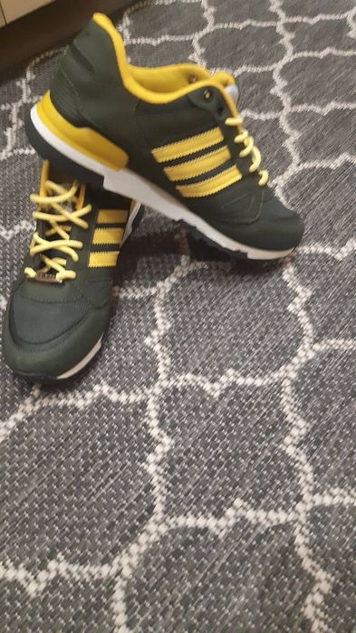 НОВИ Оригинални маратонки АДИДАС