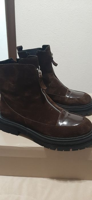 Чисто нови дамски боти