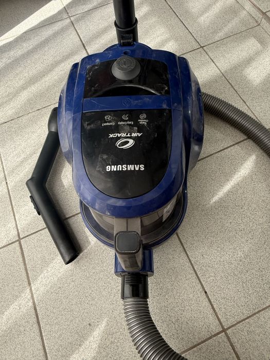 Продам б/у рабочий пылесос