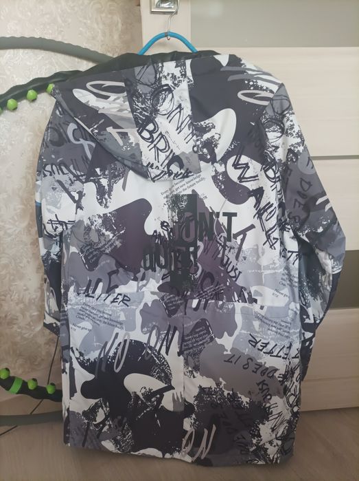 Куртка  весна р.170