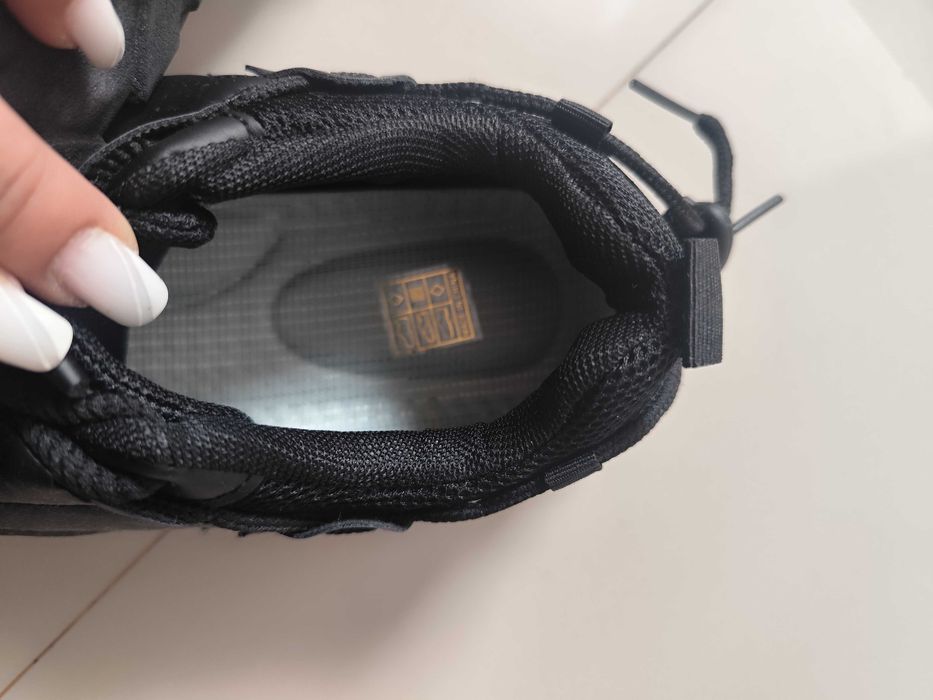 Adidași  băieți mărimea 39 noi