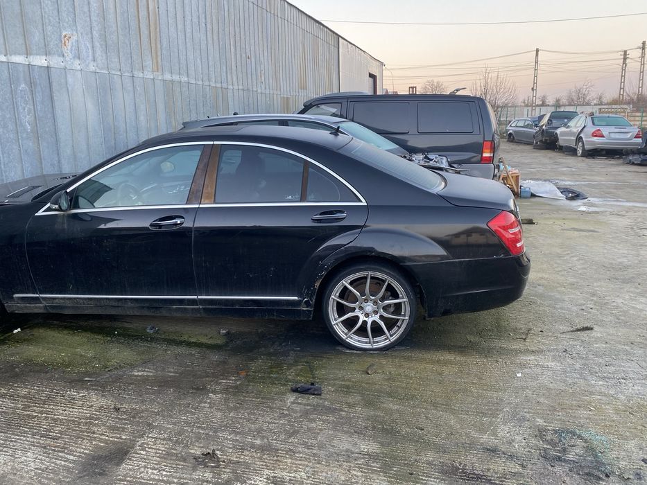 Dezmembrez mercedes s class 350 benzina